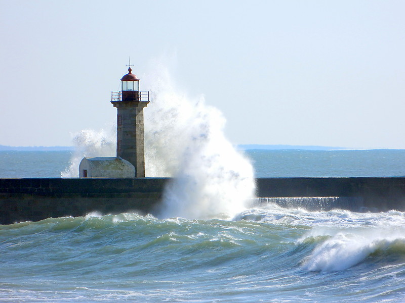 Porto / Rio Douro North Breakwater lighthouse
AKA Felgueiras
Keywords: Porto;Portugal;Atlantic ocean;Storm