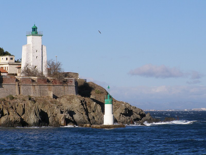 Port Vendres lighthouse (upper) and Port-Vendres Fort du Fanal Entrance W side (lower)
Keywords: Mediterranean sea;France;Port-Vendres