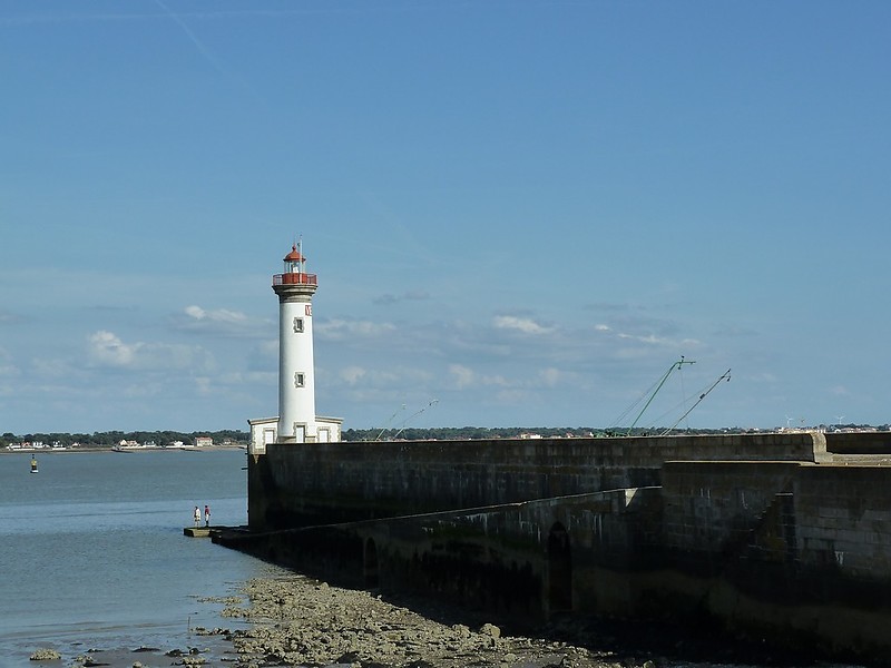 Feu du vieux môle lighthouse
Keywords: France;Loire;Loire-Atlantique;Saint-nazaire
