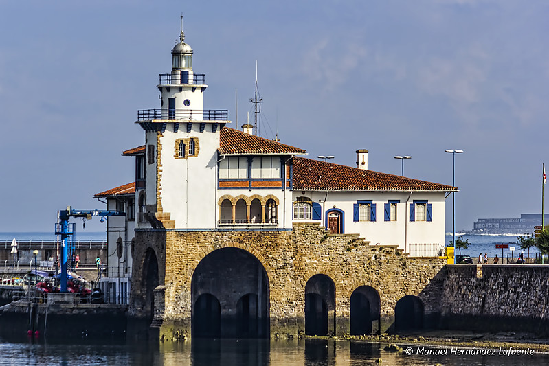 Arriluze Lighthouse
Keywords: Bay of Biscay;Spain;Euskadi;Pais Vasco;Getxo