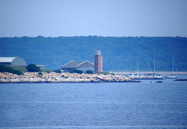 Connecticut / Avery Point Lighthouse
New London, CT
Keywords: Connecticut;United States;Atlantic ocean