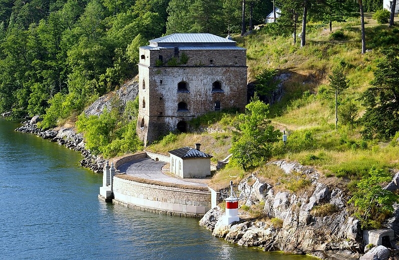 Stockholm Archipelago / Oxdjupet E light
near Fredriksborg Fortress
Keywords: Stockholm Archipelago;Stockholm;Sweden;Baltic sea