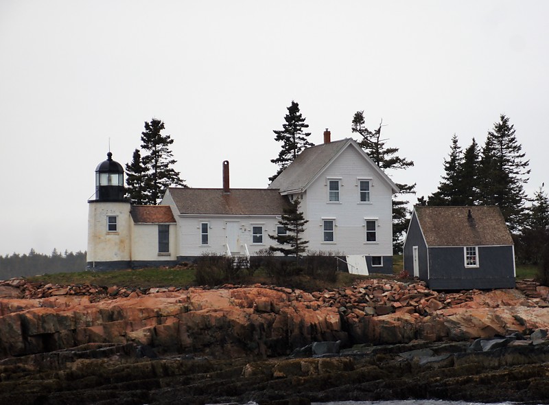 Winter Harbor Lghthouse
located on Mark Island, west of Winter Harbor; Bar Harbor, Maine
Keywords: Maine;Atlantic ocean;United States
