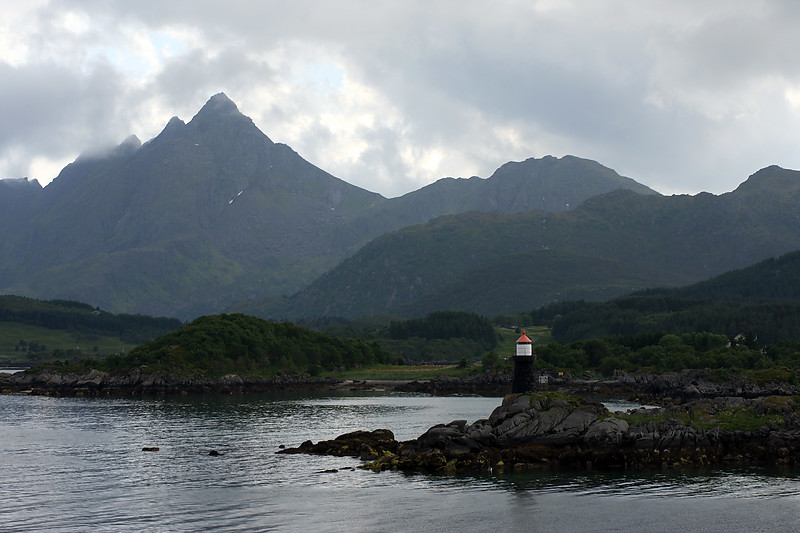 Lofoten Islands / Buksnes ligthouse
Keywords: Lofoten Islands;Norway;Norwegian sea