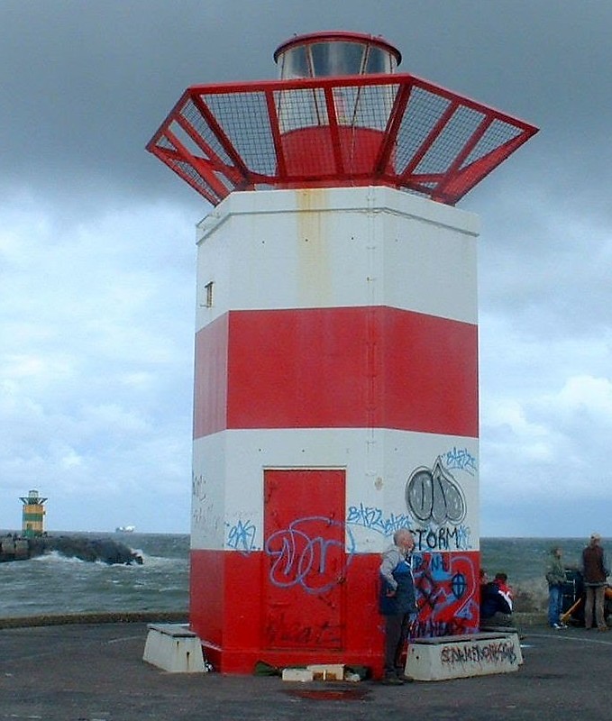 Scheveningen / Buitenhaven NE Mole Head light
Keywords: North Sea;Netherlands;Den Haag;Scheveningen