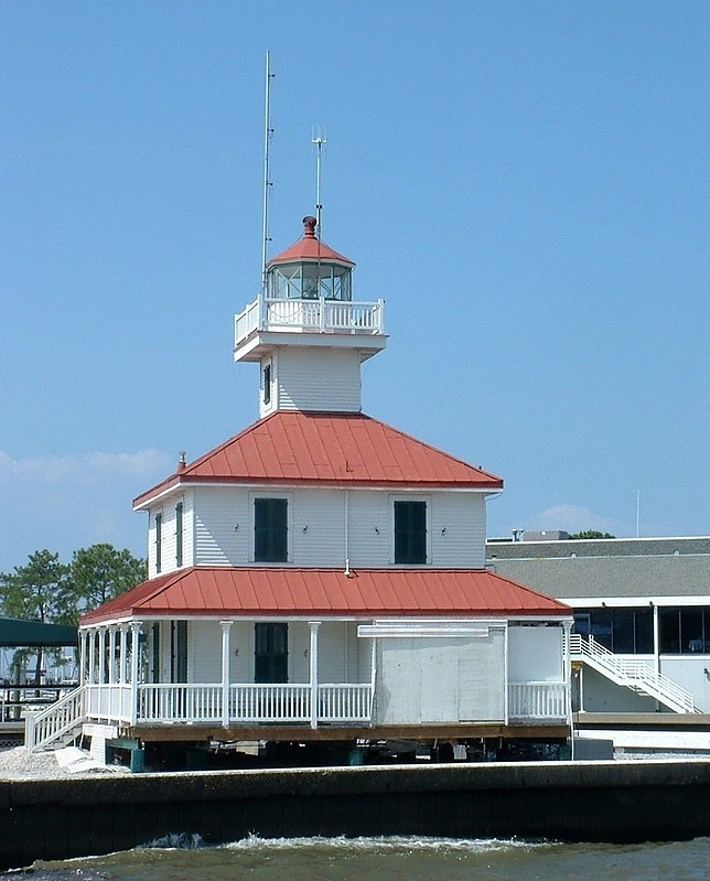 Louisiana / New Canal Lighthouse 
Destroyed by Katrina and Rita in 2005, collapsed. Reconstructed in 2012 picture from october 2003 - old light 1890 
Keywords: Louisiana;United States;New Orleans