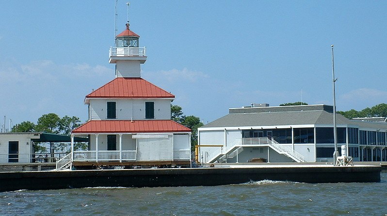 Louisiana / New Canal Lighthouse 
Destroyed by Katrina and Rita in 2005, collapsed. Reconstructed in 2012 picture from october 2002 - old light 1890 
Keywords: Louisiana;United States;New Orleans