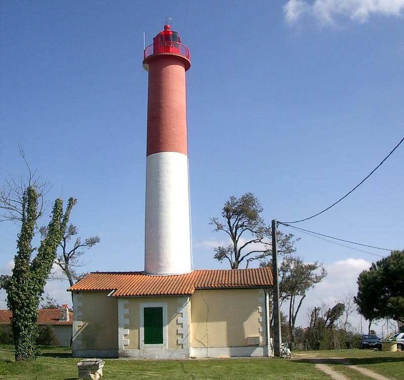  Terre-Nègre lighthouse
Keywords: France;Charente maritime;Atlantic ocean