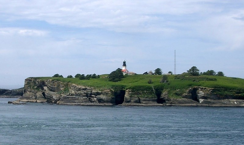 Cape Flattery lighthouse
Keywords: Pacific ocean;Strait of Juan de Fuca;Washington;United States