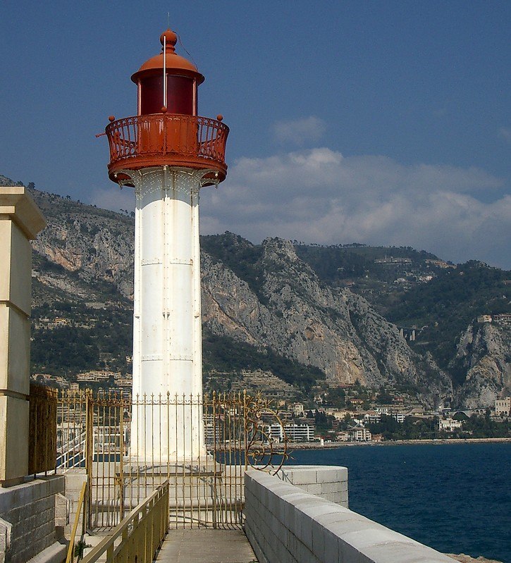 Provence-Alpes-Côte d'Azur / Menton lighthouse
Keywords: France;Mediterranean sea;Menton