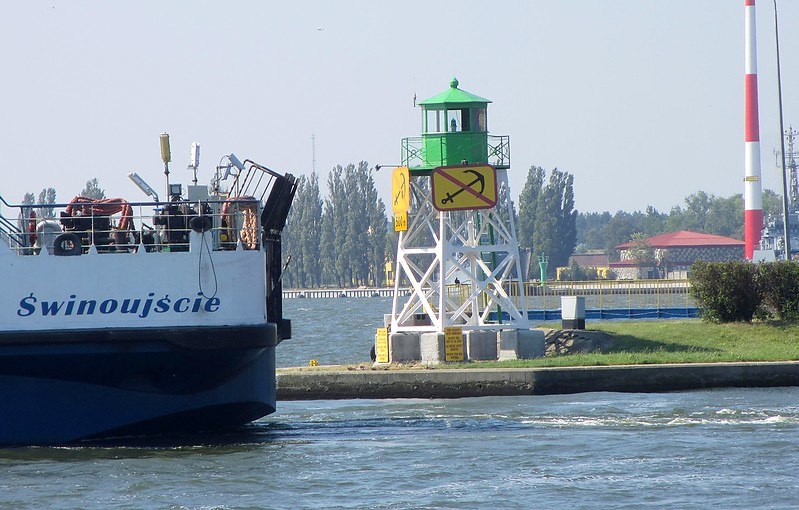 Swinoujscie / W Shore Pó?wysep Kosa N Point lighthouse
Keywords: Swinoujscie;Poland;Baltic sea