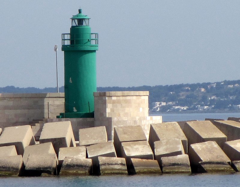 Apulia / Gallipoli / Molo di Tramontana lighthouse
Keywords: Apulia;Italy;Mediterranean sea;Gallipoli