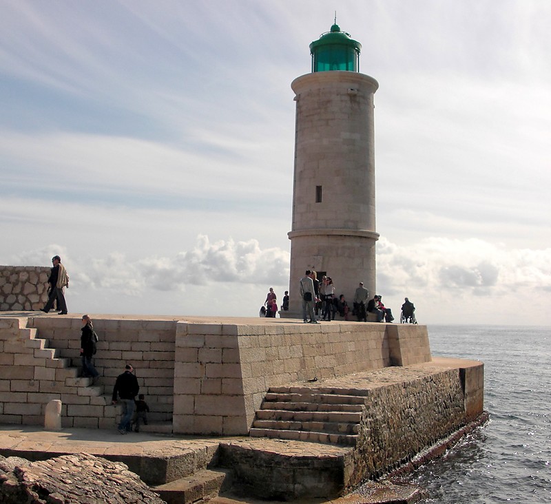 Cote d'Azur / Cassis Breakwater Lighthouse
Keywords: Cassis;France;Mediterranean sea