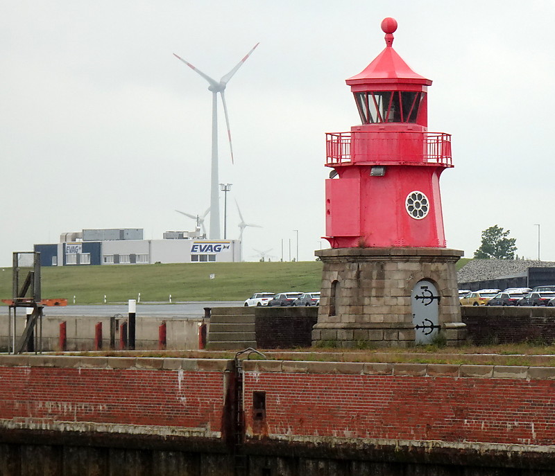Emden / Outer Harbour / W Mole Head lighthouse
Keywords: Germany;Emden;North Sea