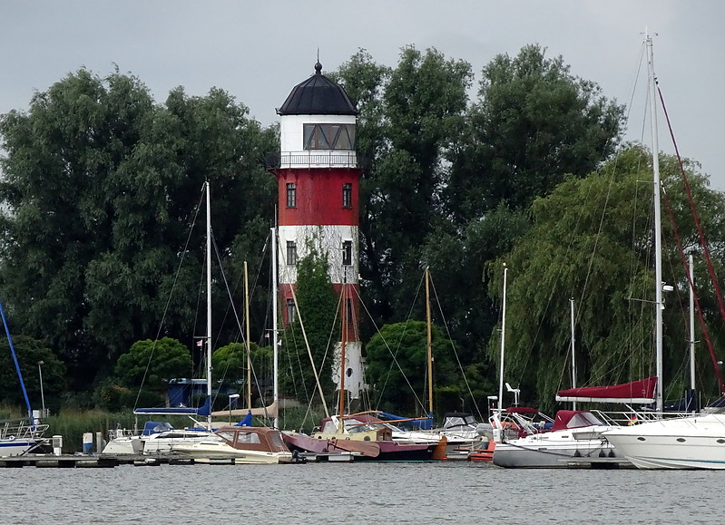 Bremerhaven / Brinkamahof lighthouse
AKA Weddewarden Unterfeuer, Kleiner Roter Sand
Keywords: Germany;Niedersachsen;Bremerhaven