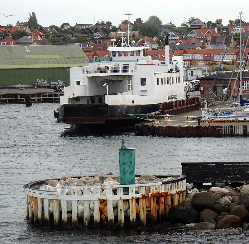 Hundested Havn / Outer Harbour / E Mole Head light
Keywords: Denmark;Isefjord;Sjaelland;Hovedstaden
