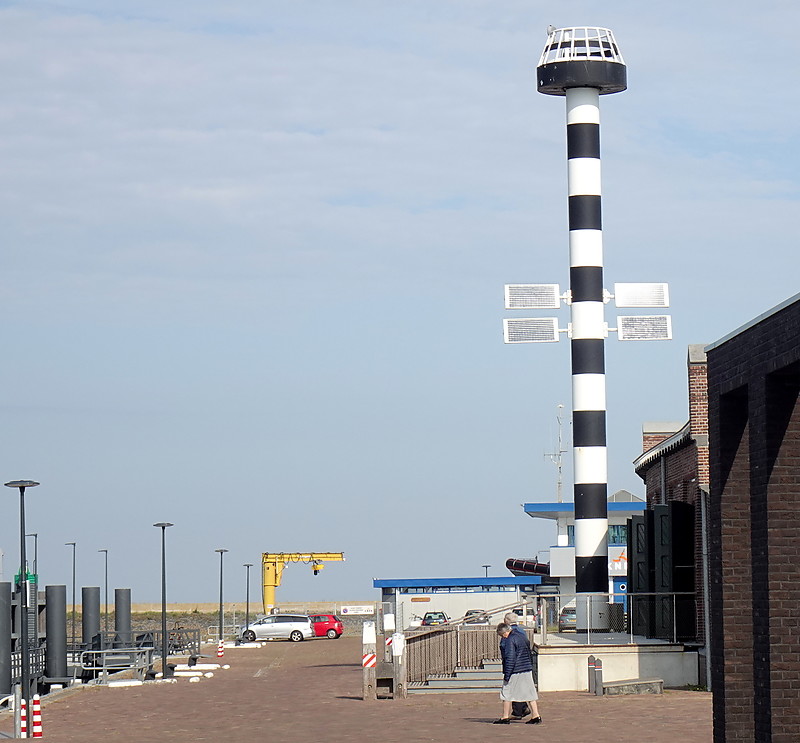 Harlingen / Ldg Lts Rear
Keywords: Netherlands;Waddenzee;Harlingen