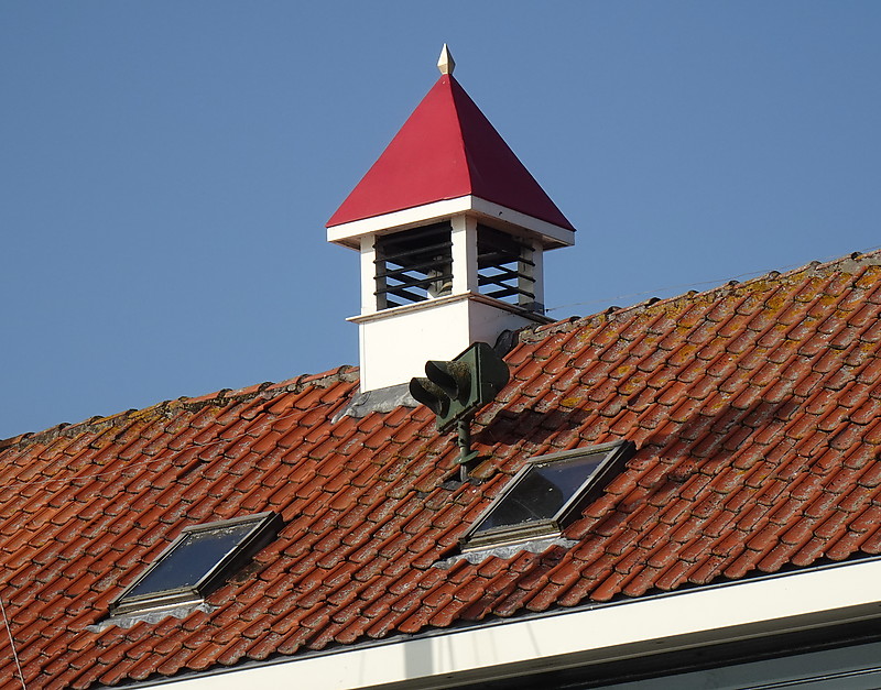 Volendam / Rooftop Light
Keywords: Netherlands;Ijsselmeer;Volendam