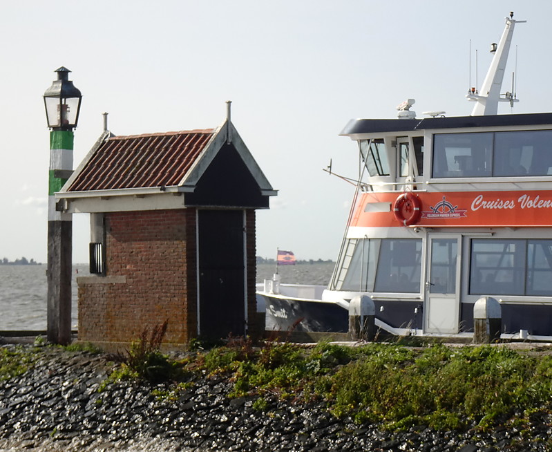  Volendam / Inner Harbour light / East Pier light
Keywords: Netherlands;Ijsselmeer;Volendam