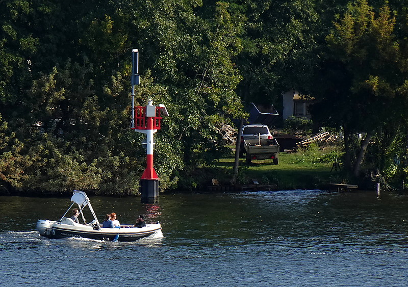 Berlin / River Dahme / light 4
Keywords: Germany;Berlin;River Dahme