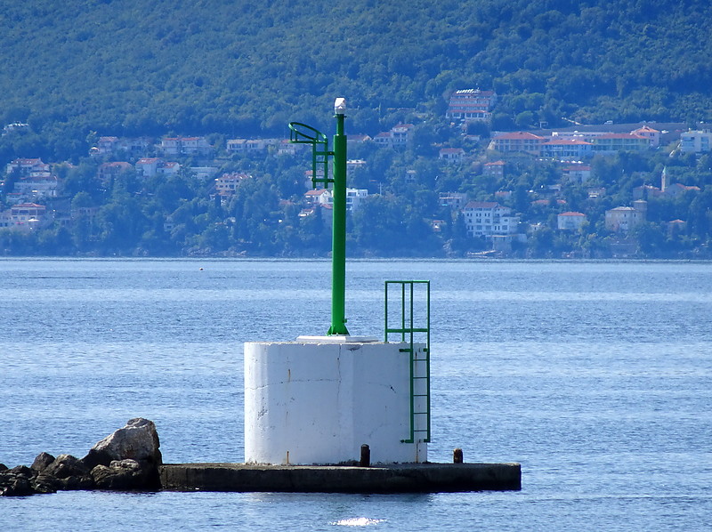 Luka Rijeka / Petrolejska Luka Breakwater Head light
Keywords: Croatia;Adriatic sea;Rijeka