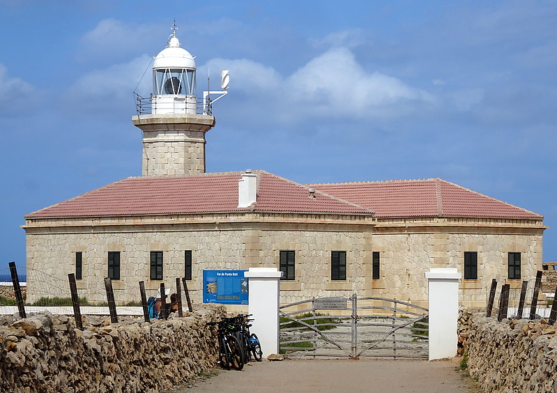 Cabo Nati lighthouse
AKA Punta Nati
Keywords: Spain;Menorca;Balearic Islands;Mediterranean sea