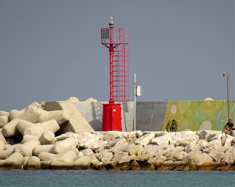Pesaro / Breakwater Head light
Keywords: Italy;Adriatic Sea;Pesaro