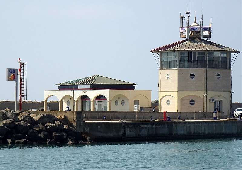 Lido Di Ostia / Inner West Mole light
Keywords: Italy;Mediterranean sea