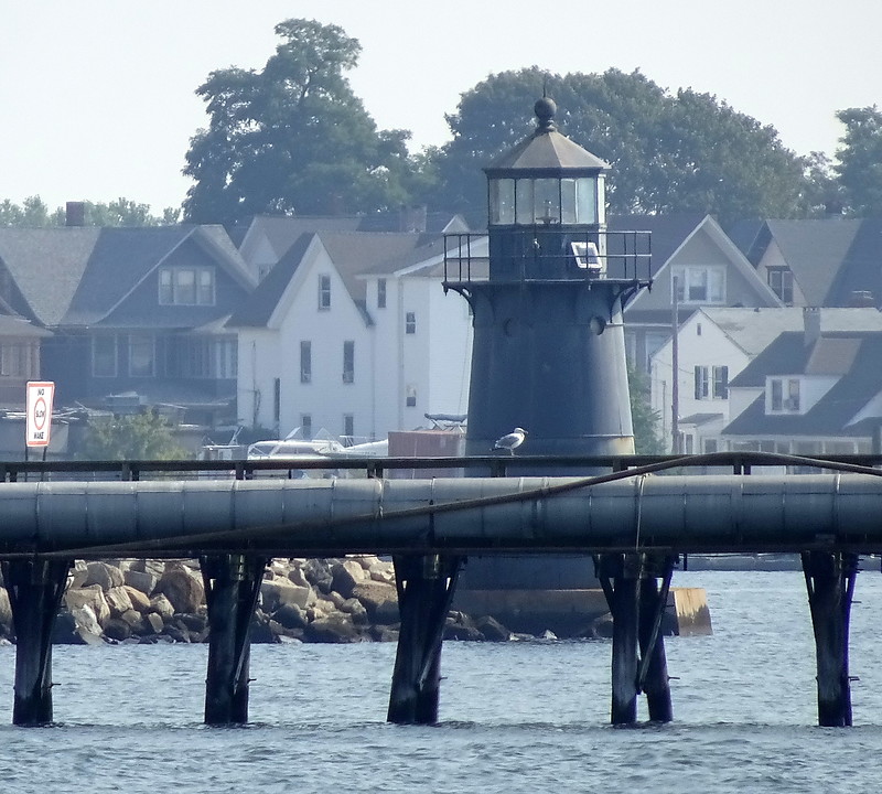 Connecticut / Bridgeport Harbor / Tongue Point Breakwater E end Lighthouse
Keywords: United States;Atlantic ocean;Long Island Sound;Connecticut