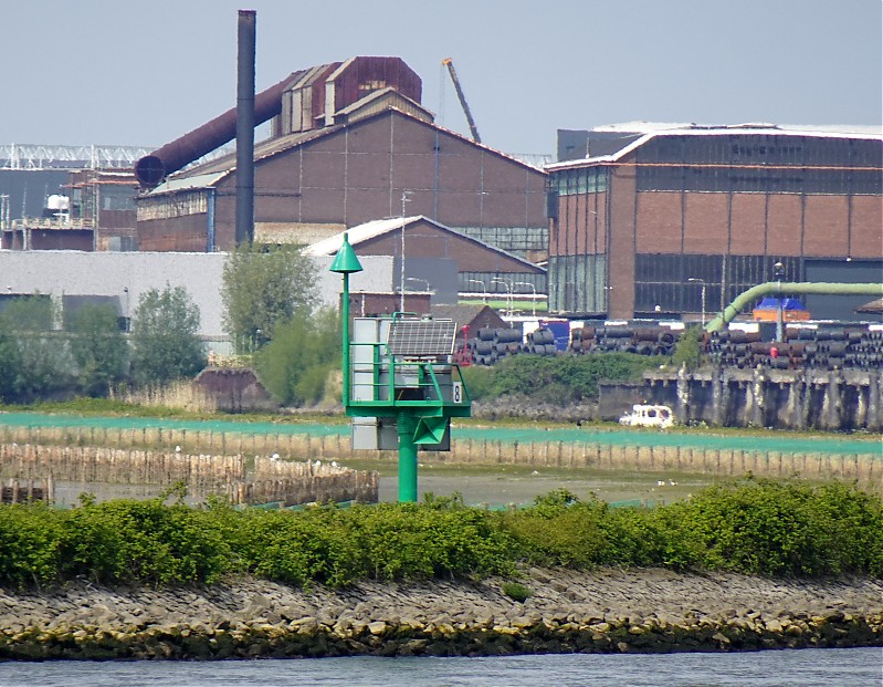 River Maas Noord / Light No 8
Keywords: Netherlands;Maas