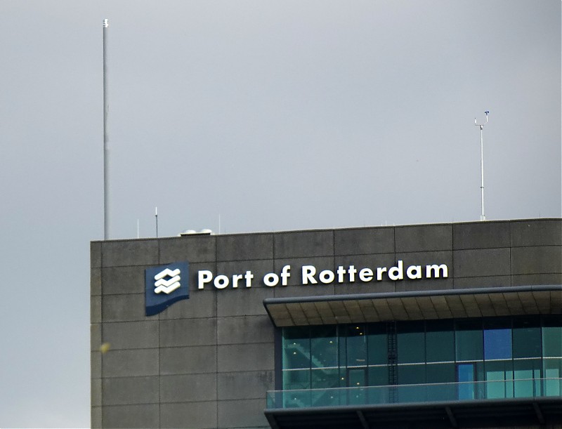 Nieuwe Maas / World Port Centre / Stadsgebied Rotterdam light
Keywords: Netherlands;Rotterdam;Maas