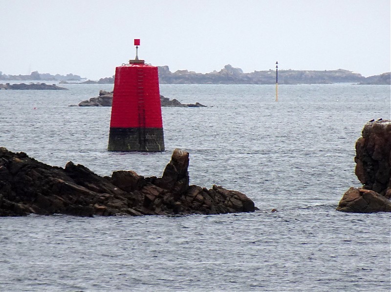 Brittany / Le Trieux / Beacon
Keywords: France;Brittany;English Channel;Offshore