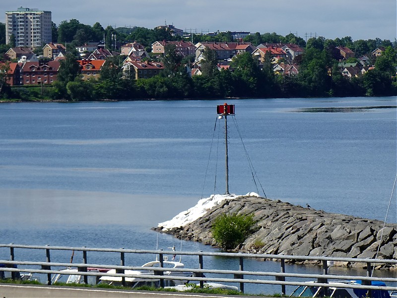 Husquarna light
Keywords: Sweden;Lake Vattern