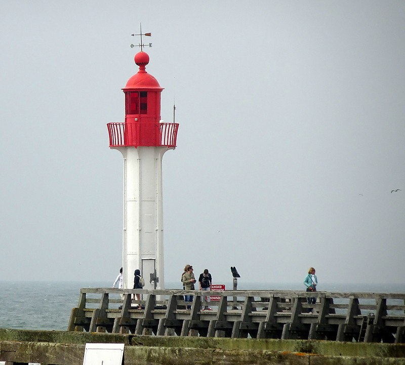 Trouville and Deauville / E Jetty Pointe de la Cahotte / Ldg Lts Front E Jetty Head lighthouse
Keywords: Normandy;Trouville;Deauville;France;English channel