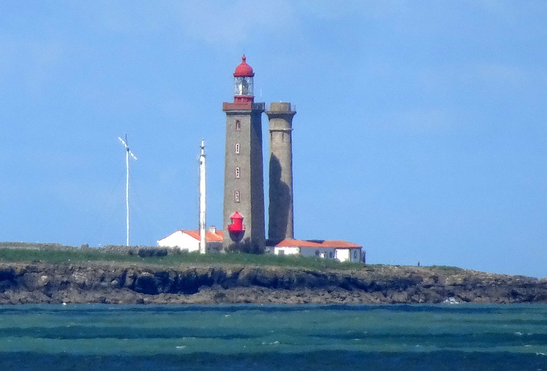 Île du Pilier lighthouses (new - left, old - right)
Keywords: France;Bay of Biscay;Pays de la Loire