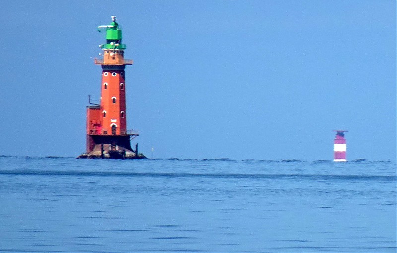 Hohe Weg / NE part lighthouse (L) + Mellumplate / Dir Light (R)
Keywords: Germany;Weser;Niedersachsen;Bremerhaven;North sea;Offshore