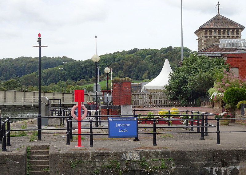 Bristol / City Docks / Cumberland Basin Junction Lock N side light
Keywords: United Kingdom;England;Bristol;Avon