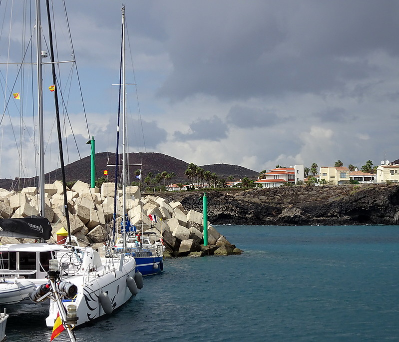 Tenerife / Puerto Deportivo Marina De San Miguel Outer Breakwater Heads  light
Keywords: Spain;Tenerife;Canary Islands;Atlantic ocean