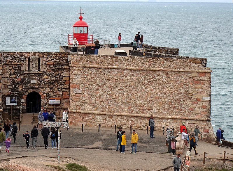 Nazaré / SW corner of S Miguel fort light
Keywords: Portugal;Atlantic ocean;Nazare