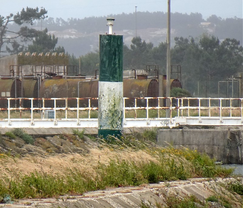 Figueira da Foz / Doca de Cochim Fishing Harbour / N Breakwater Head light
Keywords: Portugal;Atlantic ocean;Figueira da Foz