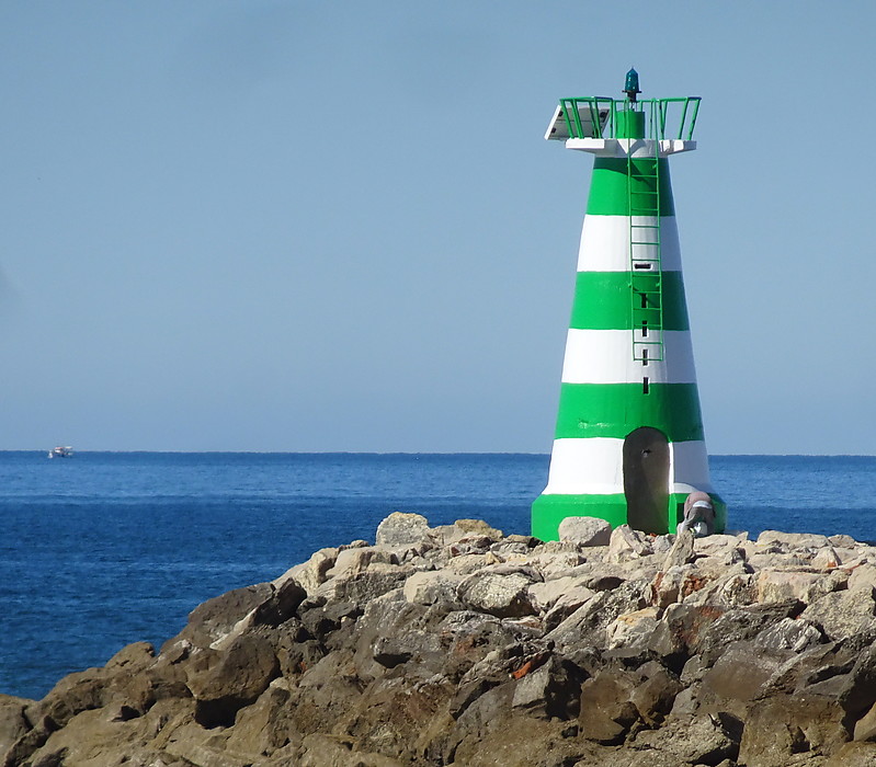 Marina de Vilamoura / E Mole Head light
Keywords: Portugal;Algarve;Atlantic ocean;Vilamoura