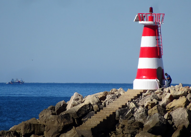 Marina de Vilamoura / W Mole Head light
Keywords: Portugal;Algarve;Atlantic ocean;Vilamoura