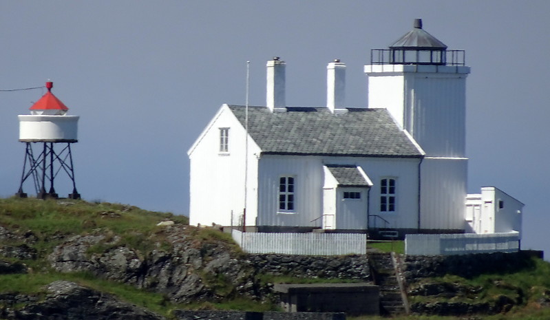 Sørhaugøy old and new lighthouses
Keywords: Norway;North Sea;Haugesund