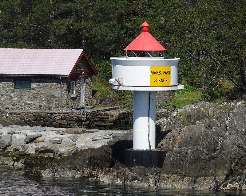 Bjørnafjorden / Bleikja lighthouse
Keywords: Norway;North Sea