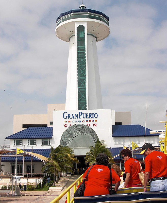  Yucatan  / Gran Puerto de Cancun lighthouse
Keywords: Mexico;Yucatan;Gulf of Mexico;Cancun