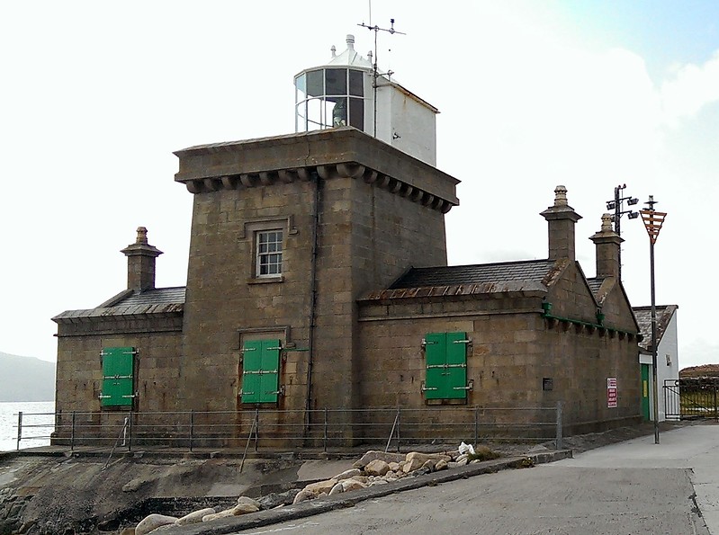 Blacksod Point lighthouse + Blacksod Point Pier Ldg Lts Rear
Keywords: Ireland;Blacksod bay