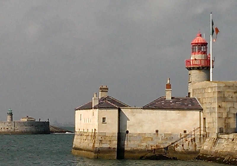 Dun Laoghaire East (red) and West (green) lighthouse
Keywords: Dublin;Leinster;Ireland;Irish sea