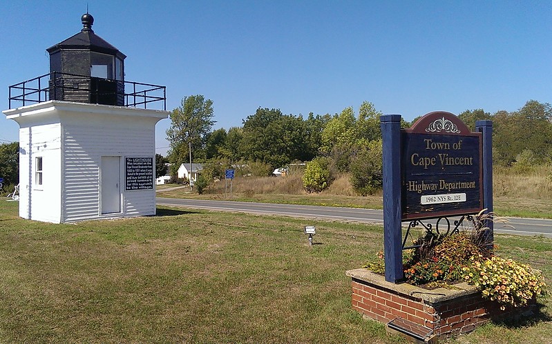 New York / Cape Vincent Breakwater lighthouse
Keywords: New York;United States;Saint Lawrence river