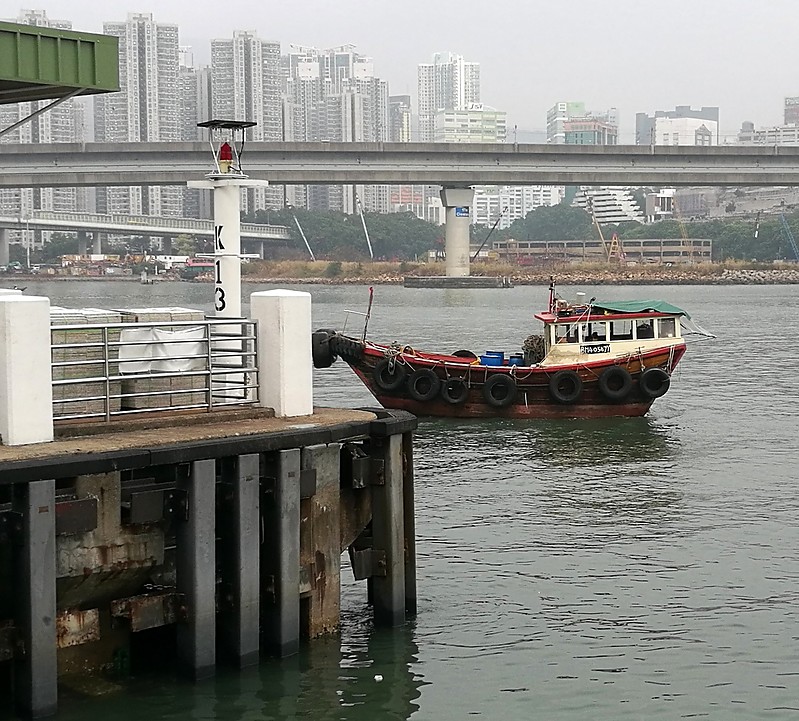 Hong Kong / Tsing Yi Ferry Terminus S light
Keywords: China;Hong Kong;South China Sea