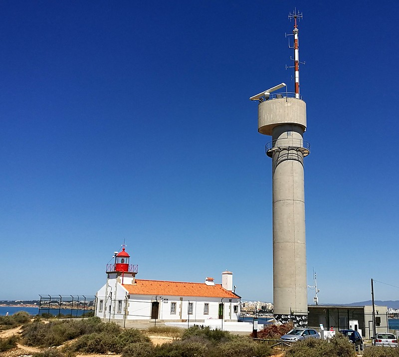 Ponto do Altar lighthouse
Keywords: Portugal;Atlantic ocean;Portimao;Algarve;Vessel traffic service